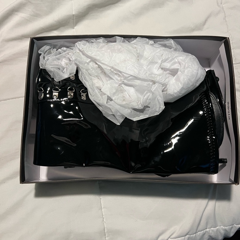 Pleaser 3024 size 7 new boots